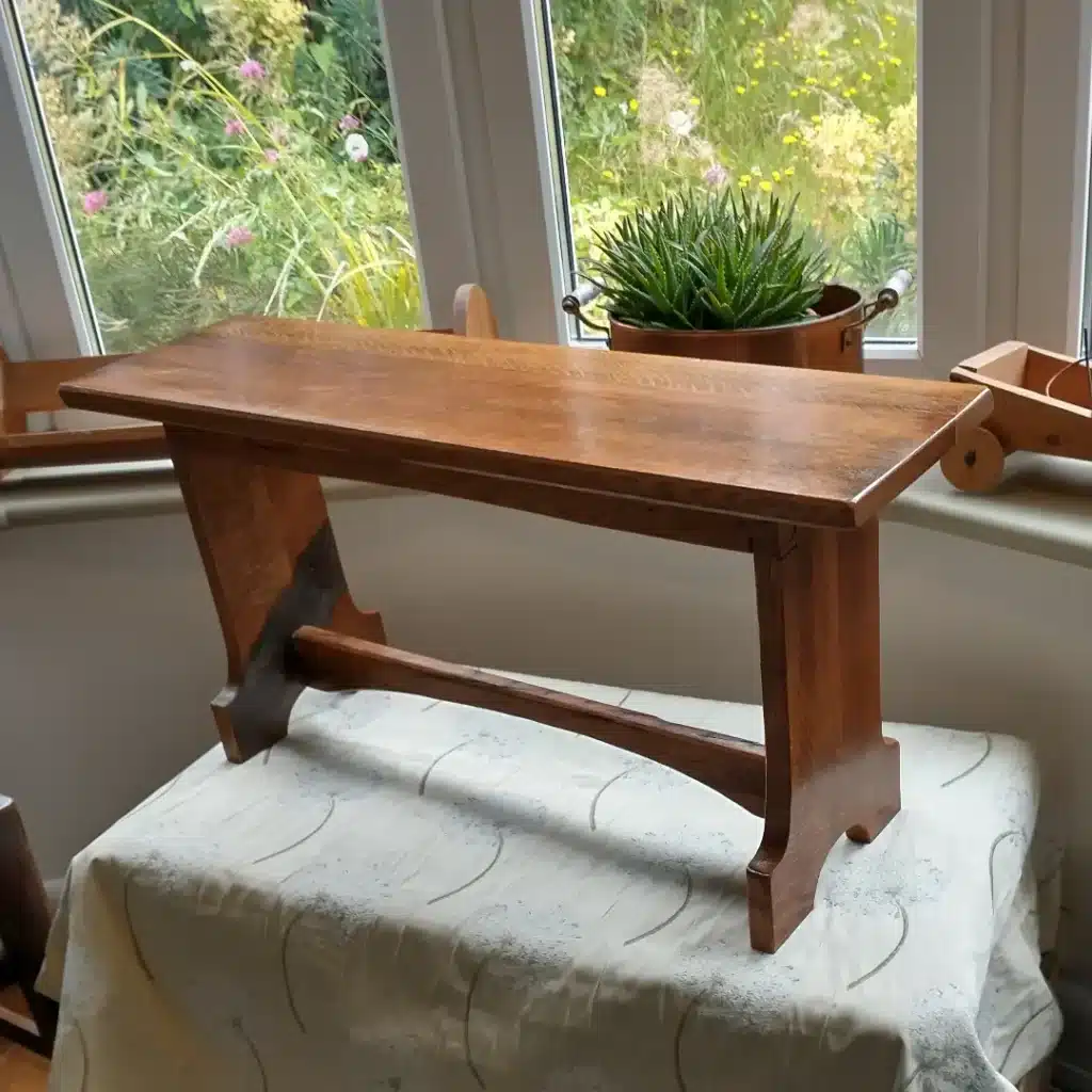 Shaker Bench. Quarter Sawn Oak. 30 inches long