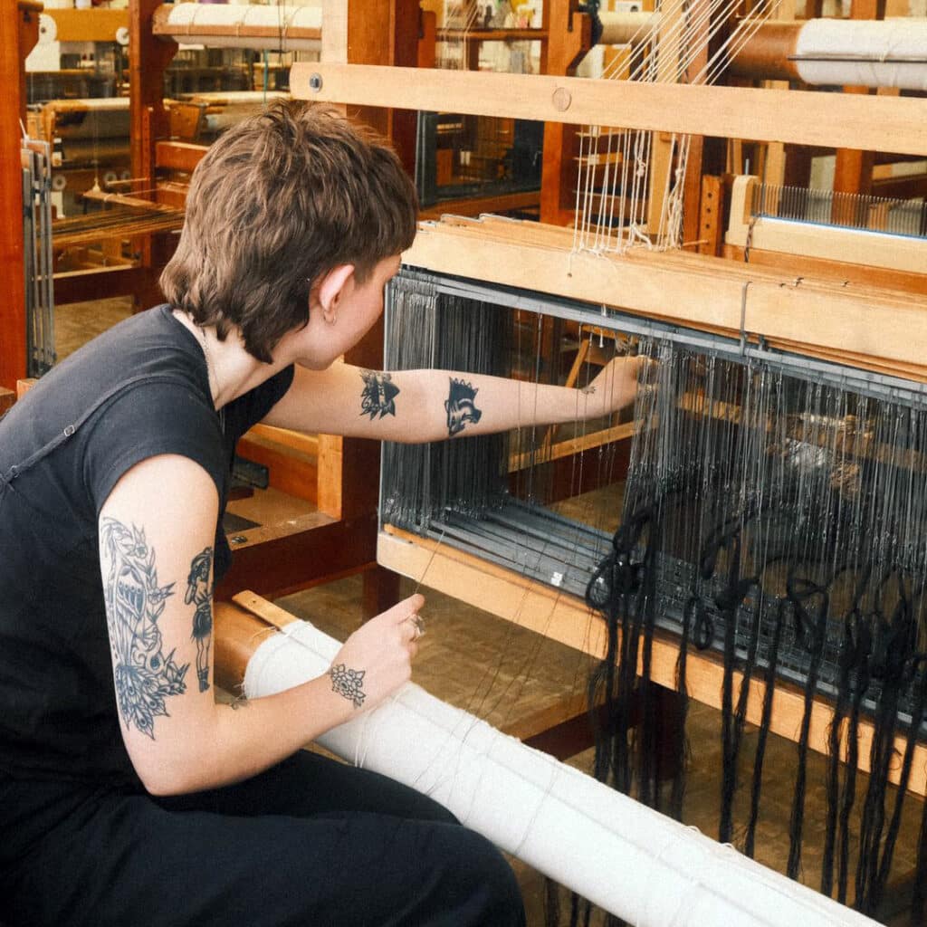 Scarlett Farrer, Weaver