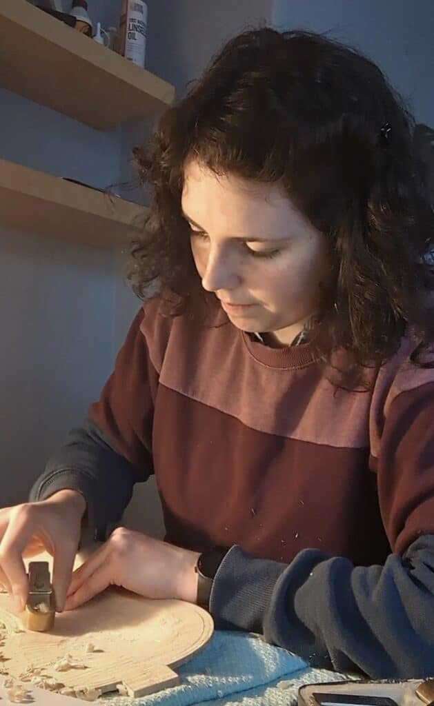 Rachel Spence, Luthiery