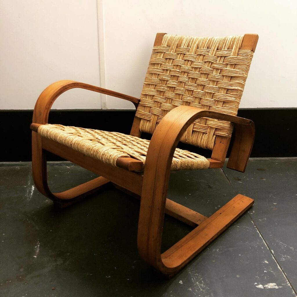 Cordon Chair