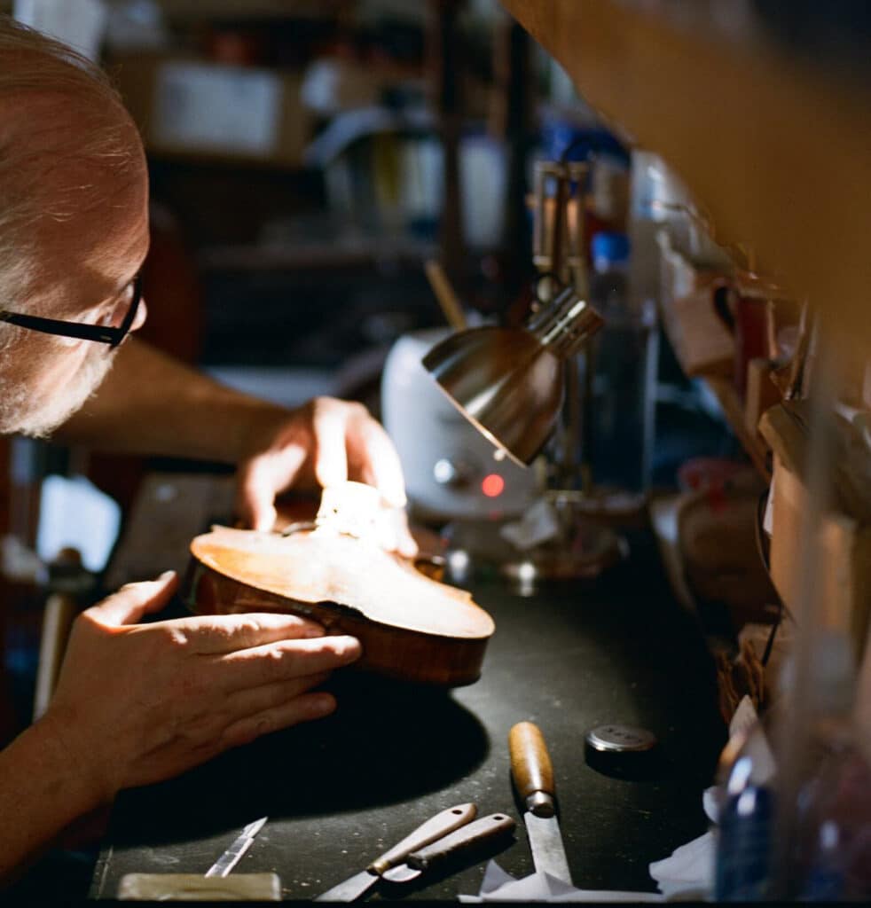 Fitting a violin bridge