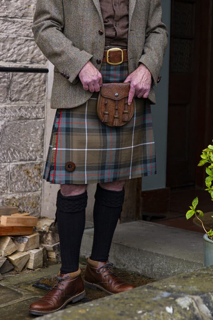 MACDONALD OF THE ISLES Box pleat Kilt