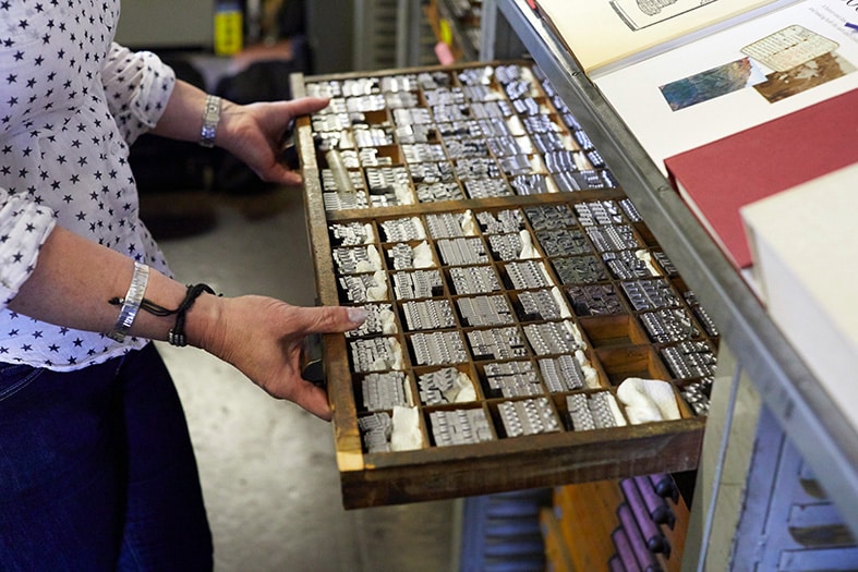 Tray of metal type