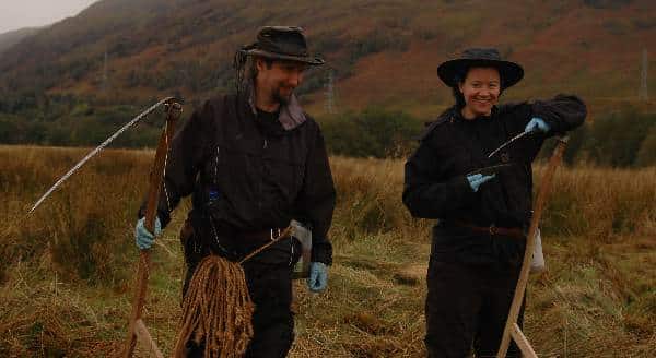 Scything luachar (soft rush)