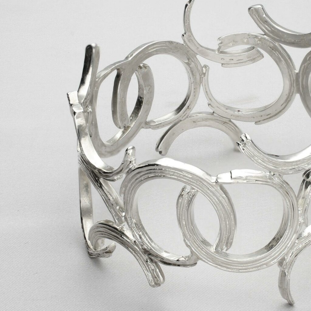 Brushstroke – Silver bangle detail