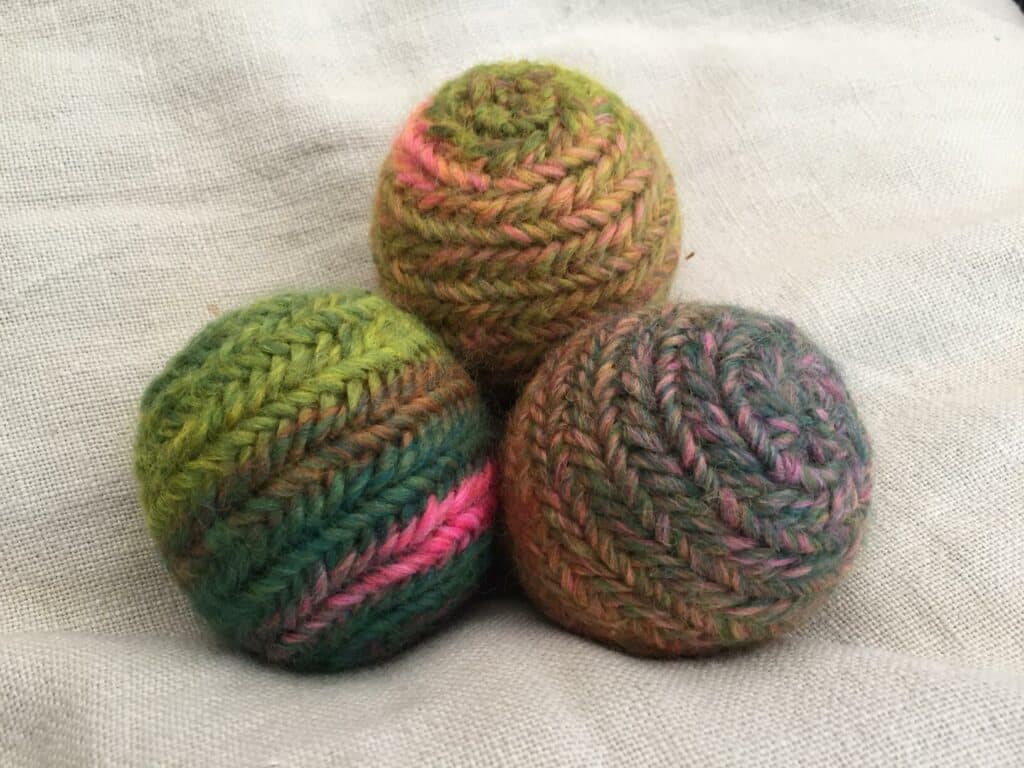 Juggling balls, nalebinding, wool mix