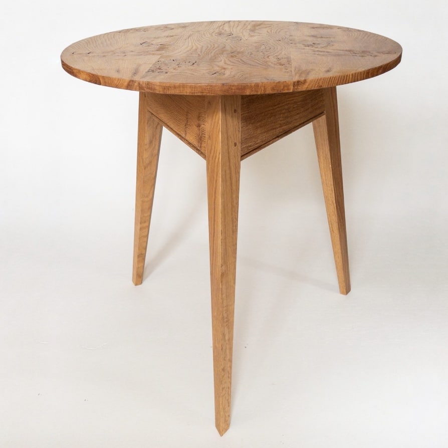 Pippy Oak Cricket Table