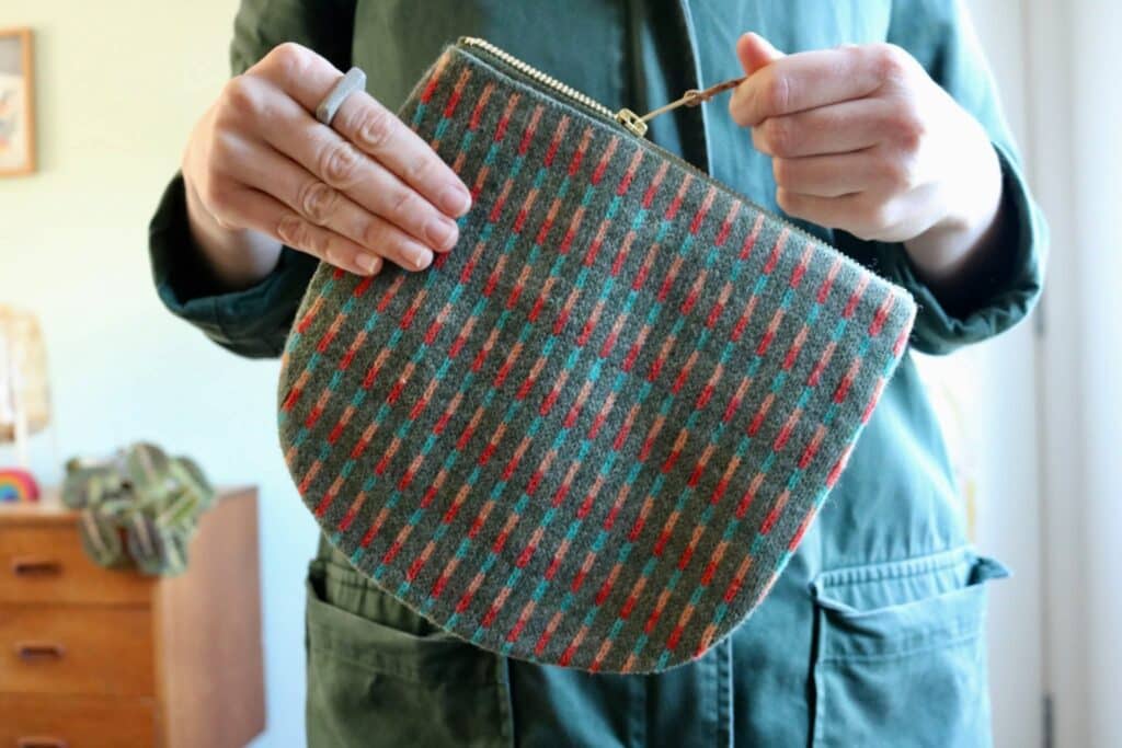 Knitted Pip Curved Pouch