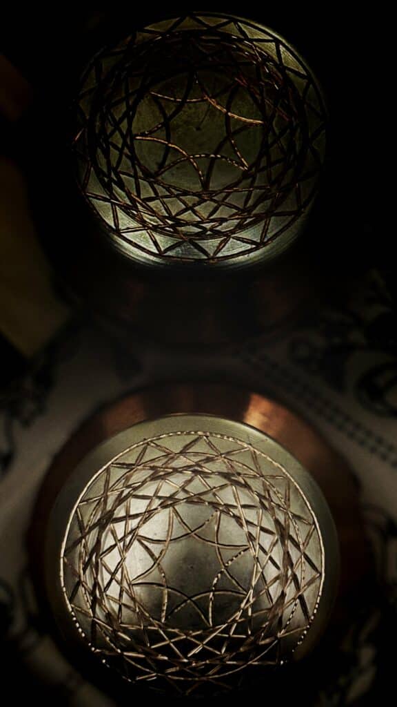 Copper with silver vermeil, and engraved using hand chillai(peeling)