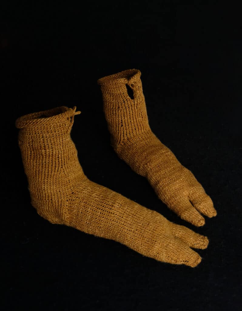Egyptian Coptic socks nalbinding reconstruction