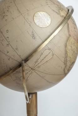 Floorstanding 360 degree globe