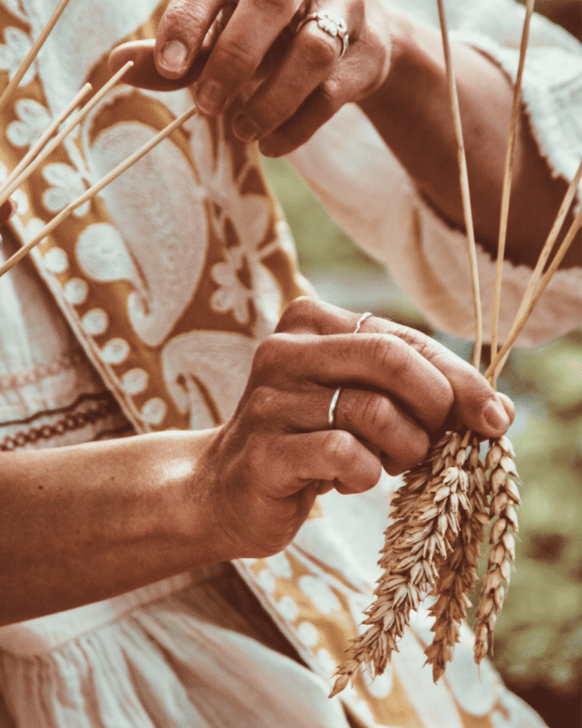 Corn dolly making