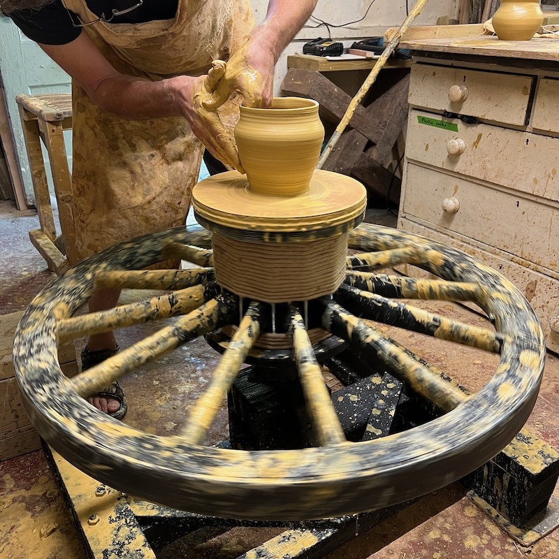Throwing a cooking pot on the medieval potter’s wheel